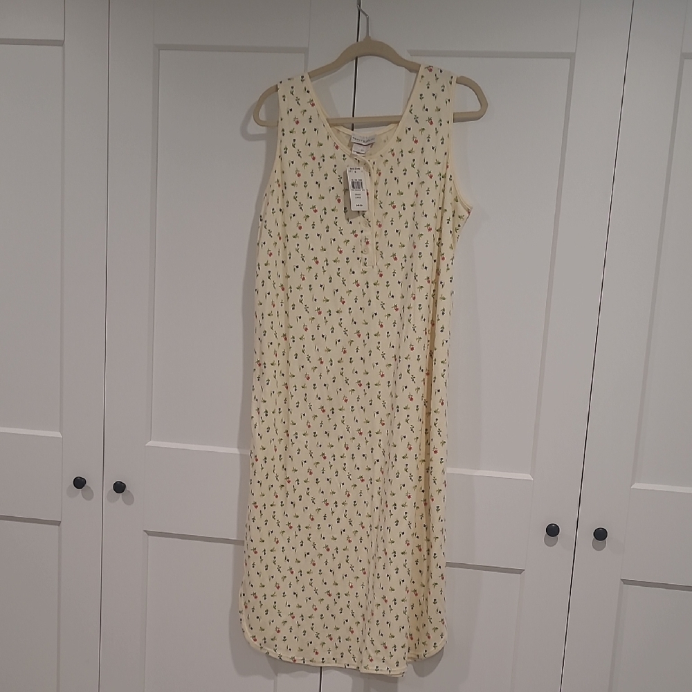RARE...VINTAGE EATONS Vanity Fair Nighty